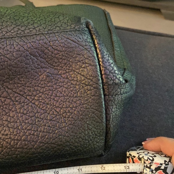 Coach | Hologram Market Tote Oil Slick Holographic Large I - Picture 10 of 11